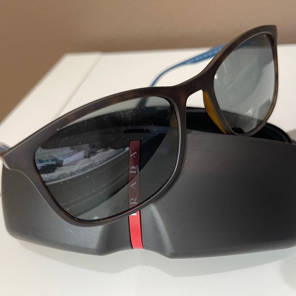 Sunglasses - Picture 1 of 6